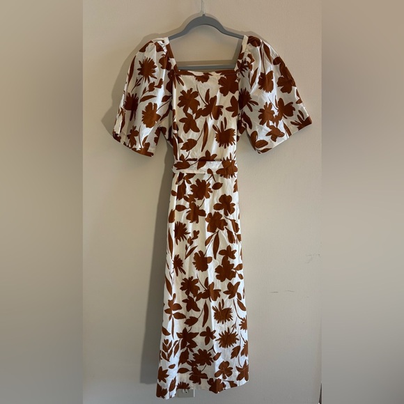 Zoe and Claire size small brown leaf pattern on cream - Picture 2 of 5